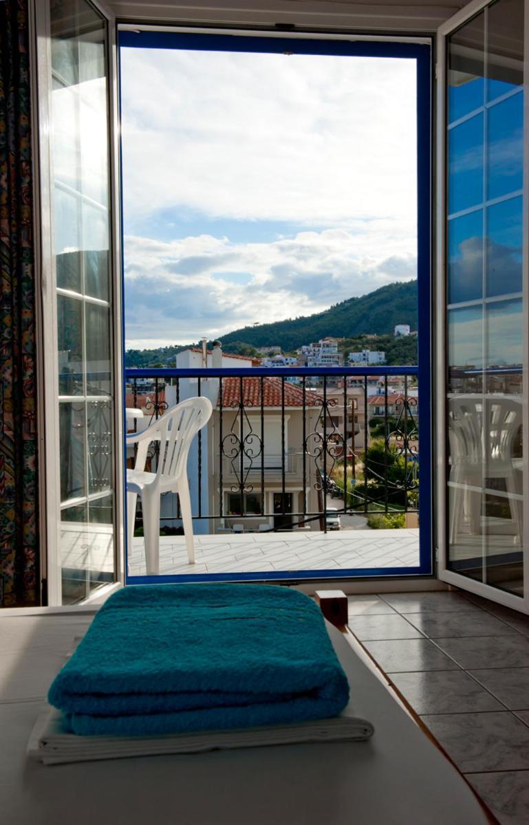 Syraina Apartments Skiathos Town Exterior photo