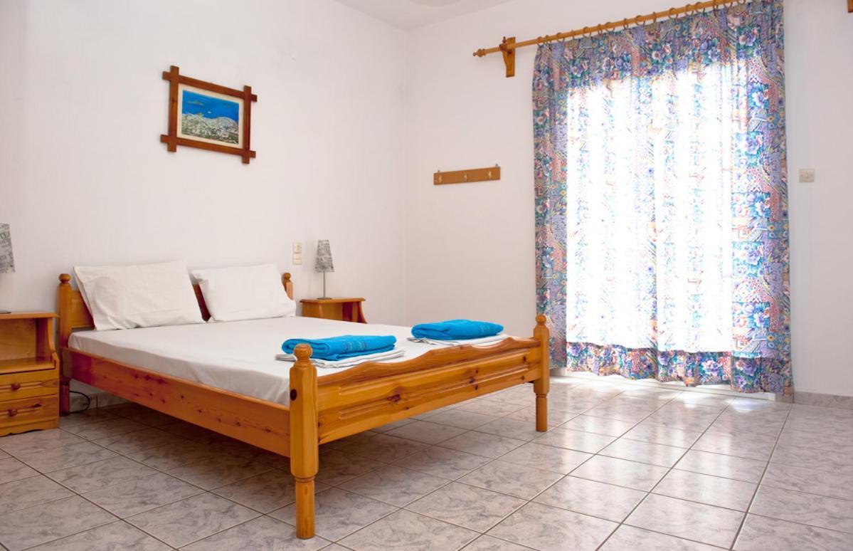 Syraina Apartments Skiathos Town Exterior photo
