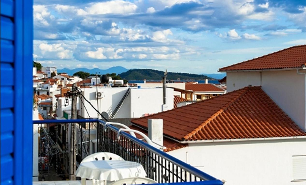 Syraina Apartments Skiathos Town Exterior photo