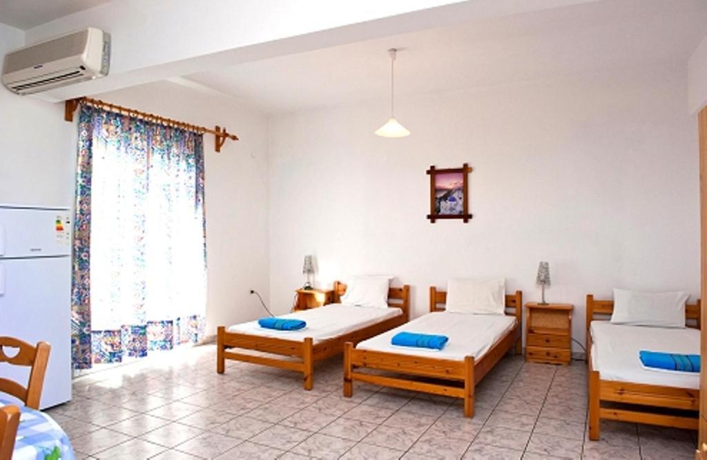 Syraina Apartments Skiathos Town Room photo