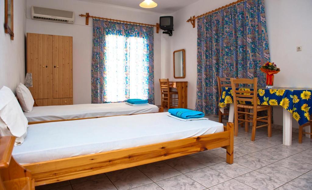 Syraina Apartments Skiathos Town Exterior photo