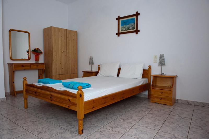 Syraina Apartments Skiathos Town Exterior photo