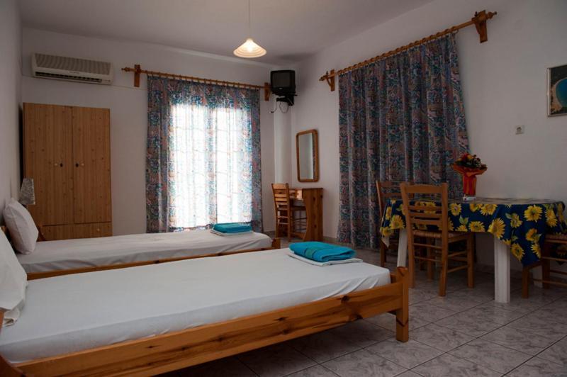 Syraina Apartments Skiathos Town Exterior photo