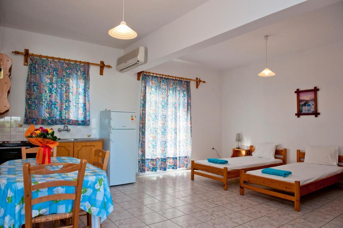 Syraina Apartments Skiathos Town Exterior photo